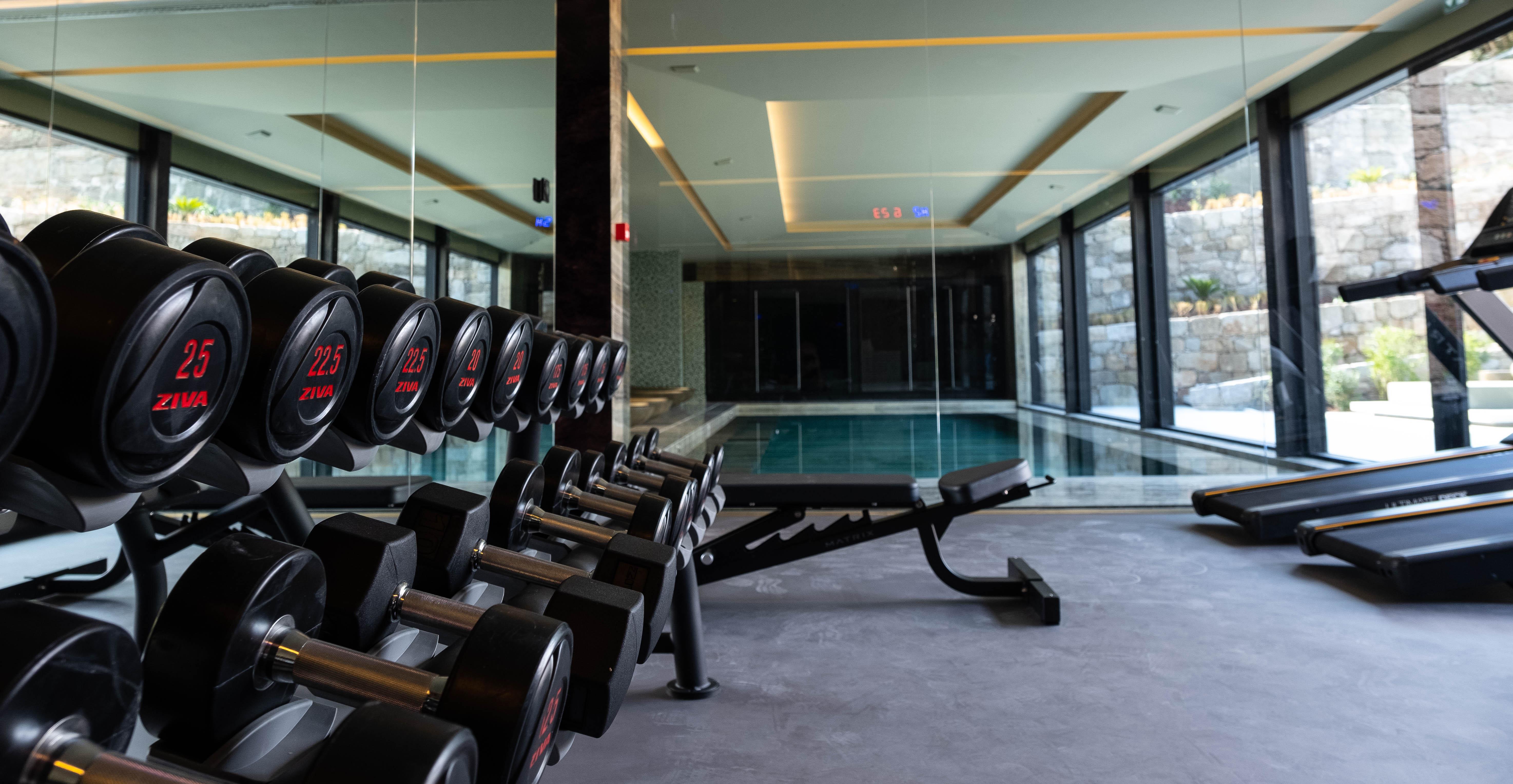 Vila Foz Hotel & Spa - Member Of Design Hotels Porto Eksteriør bilde The gym at the hotel