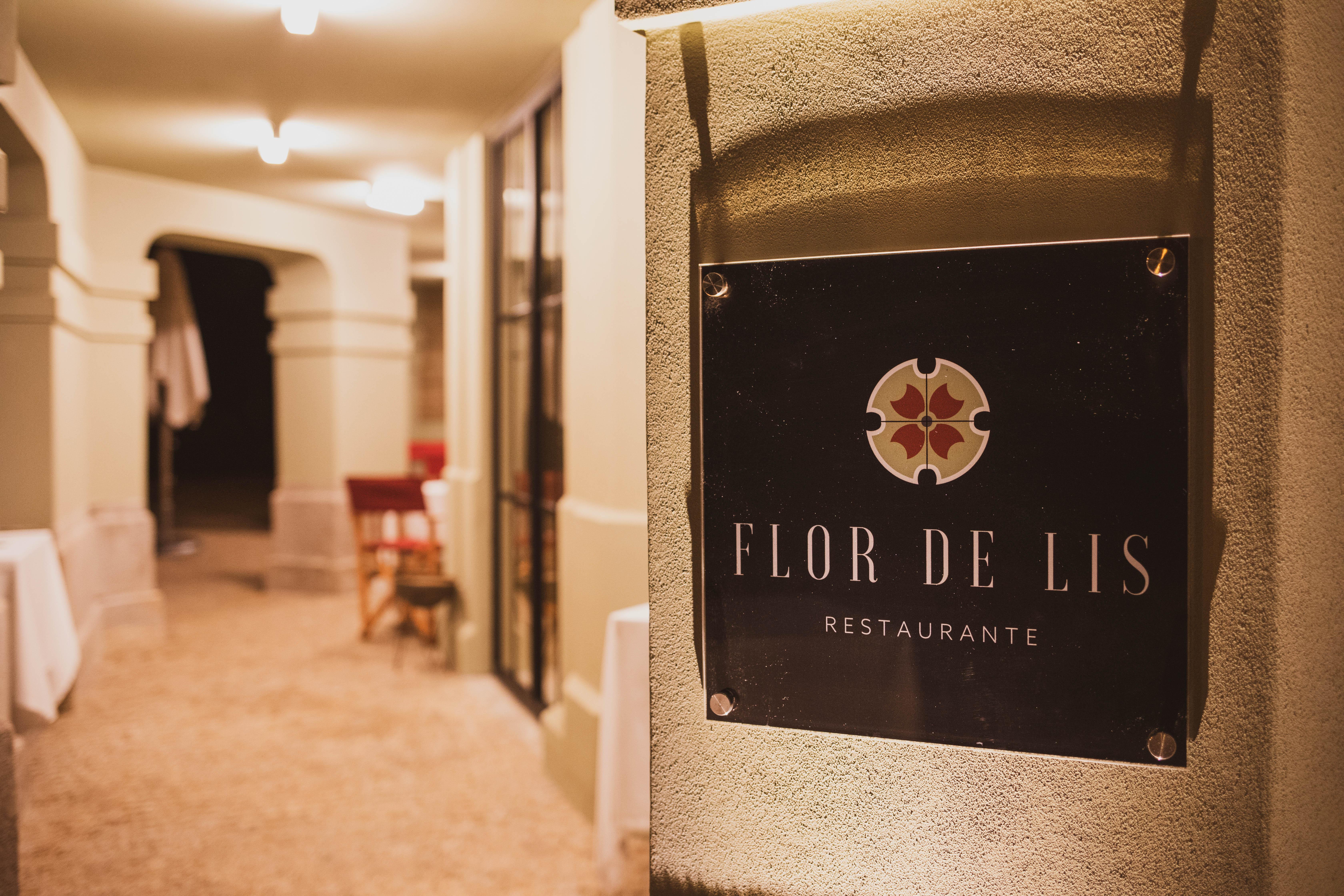 Vila Foz Hotel & Spa - Member Of Design Hotels Porto Eksteriør bilde Restaurant entrance