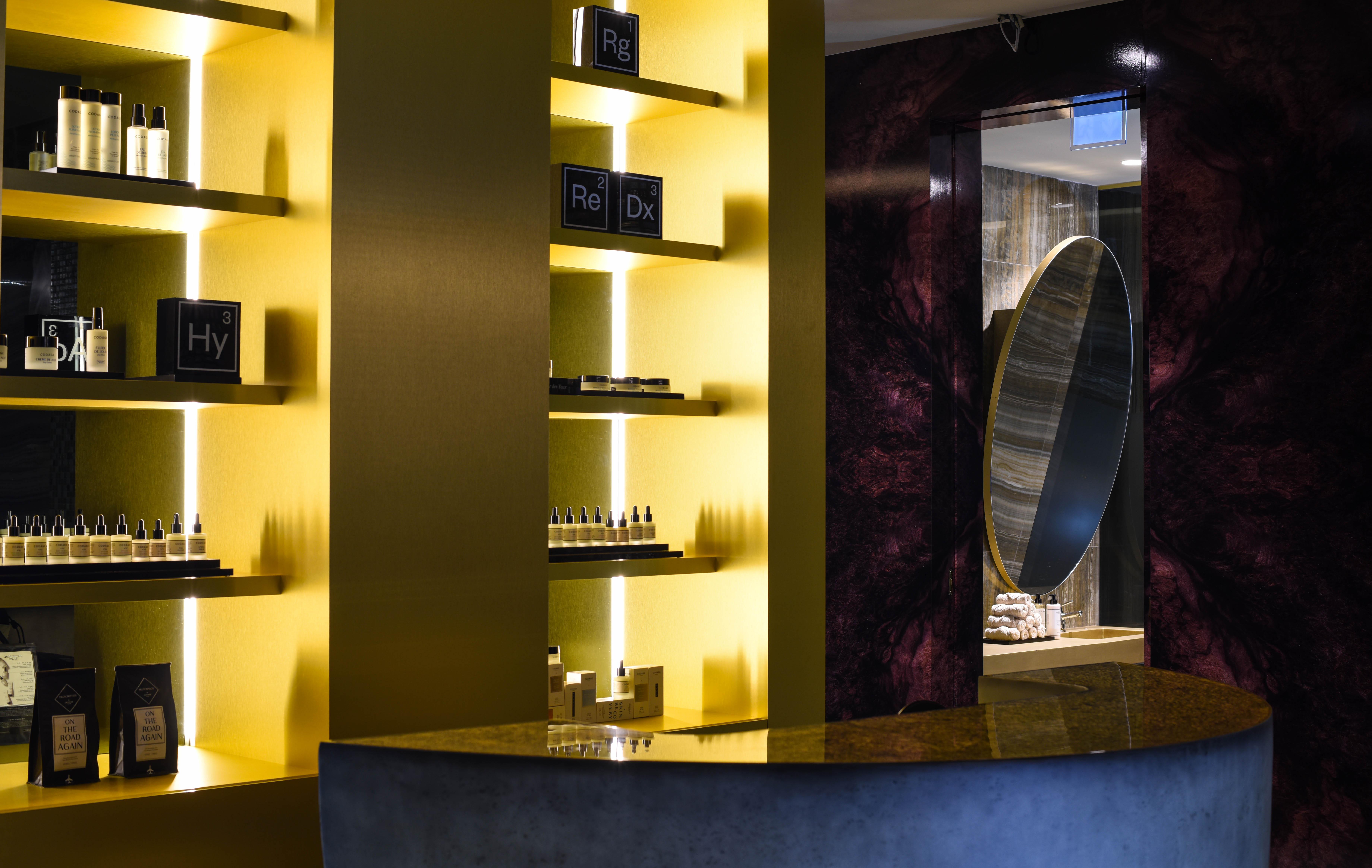 Vila Foz Hotel & Spa - Member Of Design Hotels Porto Eksteriør bilde The interior of the Tom Ford Beauty store in London