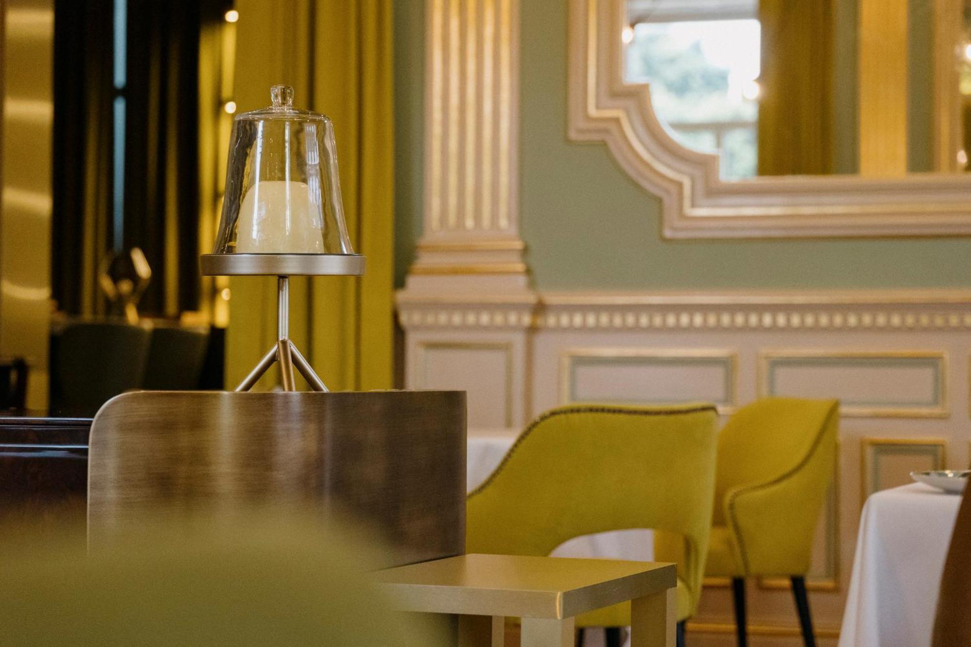 Vila Foz Hotel & Spa - Member Of Design Hotels Porto Eksteriør bilde Interior of the restaurant