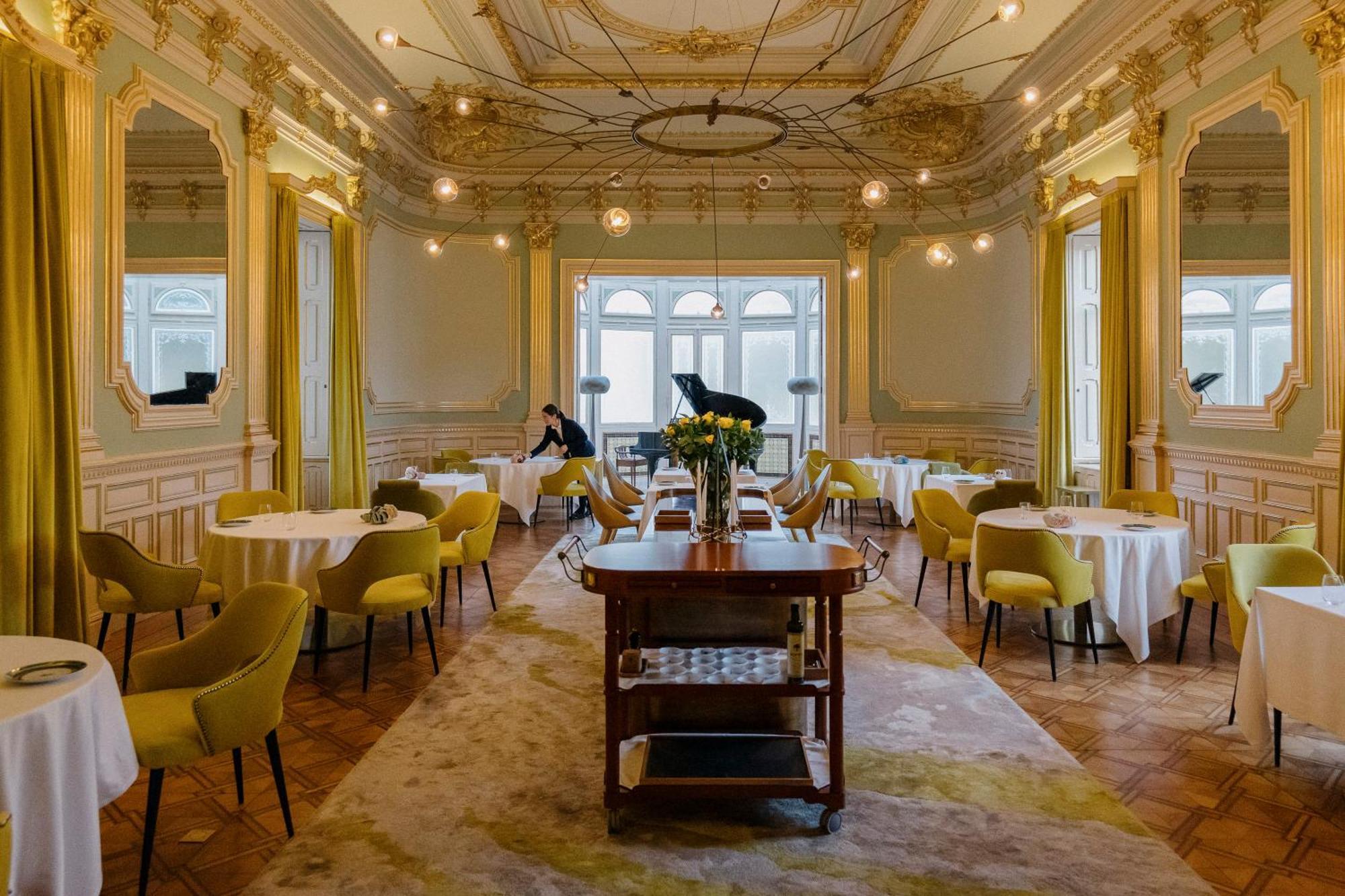 Vila Foz Hotel & Spa - Member Of Design Hotels Porto Eksteriør bilde Restaurant AOC