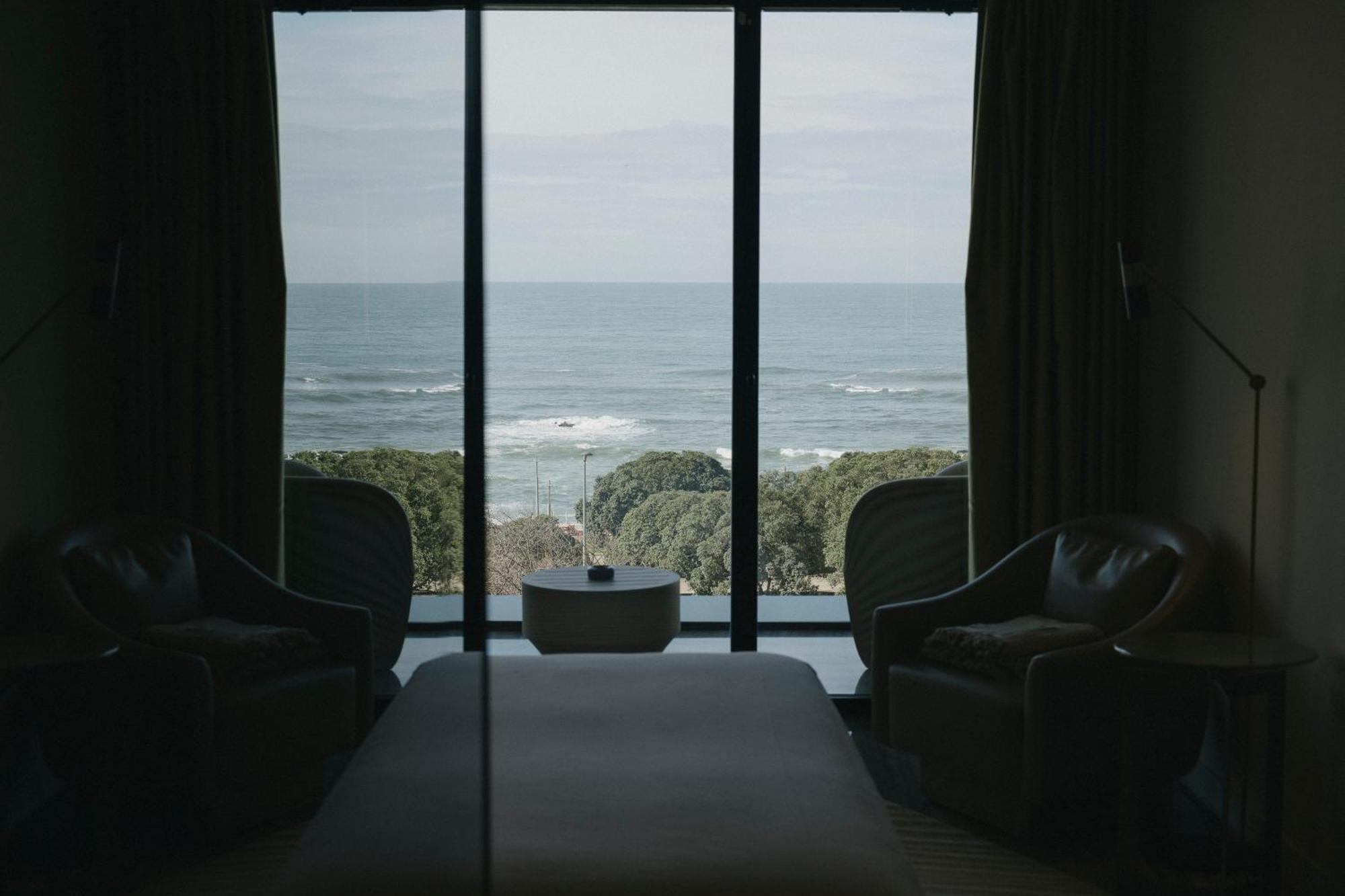 Vila Foz Hotel & Spa - Member Of Design Hotels Porto Eksteriør bilde A room at the Cape of Good Hope Hotel